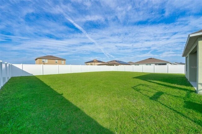 Building Photo - Clean & Newer Single Family Smart Home - N...