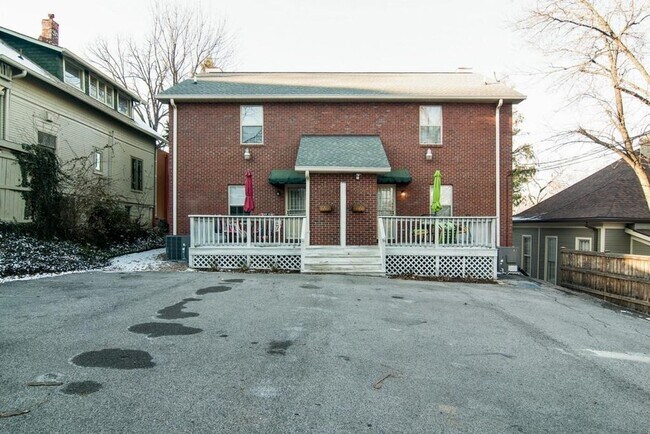 Building Photo - 3105 Dudley Ave