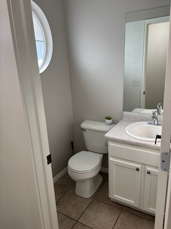 Building Photo - 1262 Bridalwood Lp