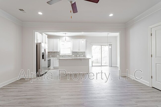 Building Photo - 502 Milbury Way