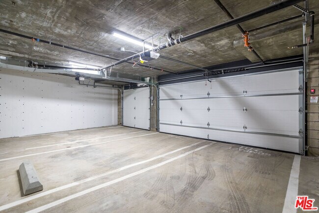 Building Photo - 1618 Hilts Ave