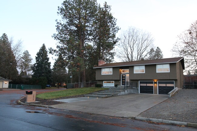 Building Photo - 63rd Ave