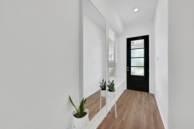 Building Photo - 4027 Balboa Dr