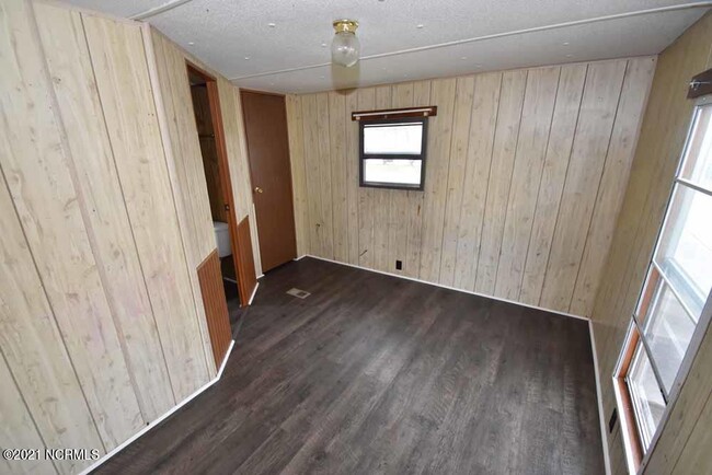 Building Photo - 619 Cora St