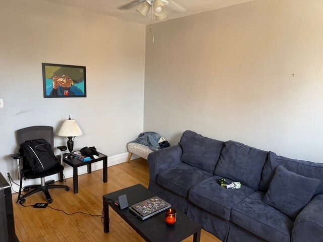 Building Photo - 1933 N Damen Ave