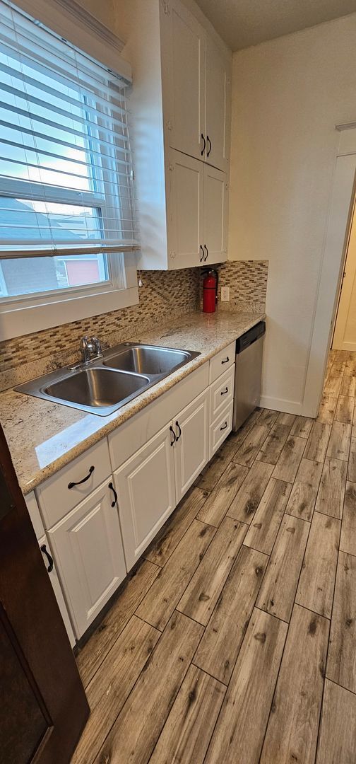 Building Photo - 2 bed 1 bath plus office/Den room, Downtown Reno, UNR. Duplex FOR RENT!