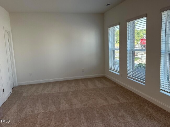Building Photo - 2806 Kempthorne Rd