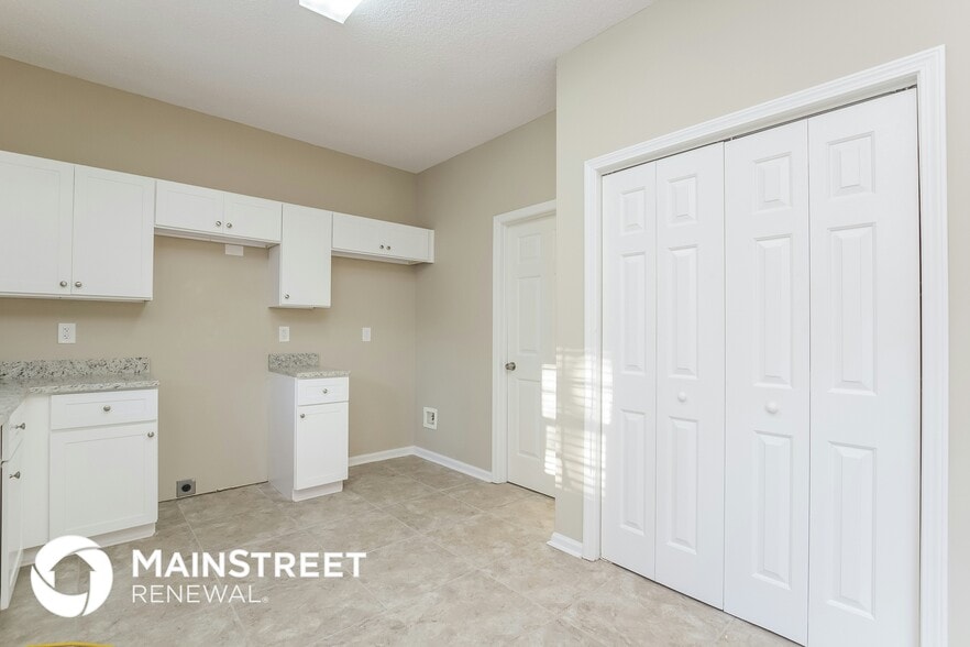 Building Photo - 4400 Feather Way