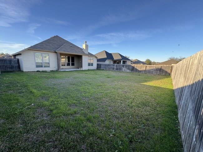 Building Photo - 5607 Markham Dr