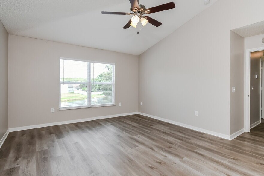 Building Photo - 3034 Elbib Dr