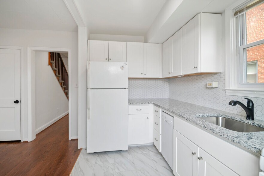 Building Photo - 3920 Wilke Ave