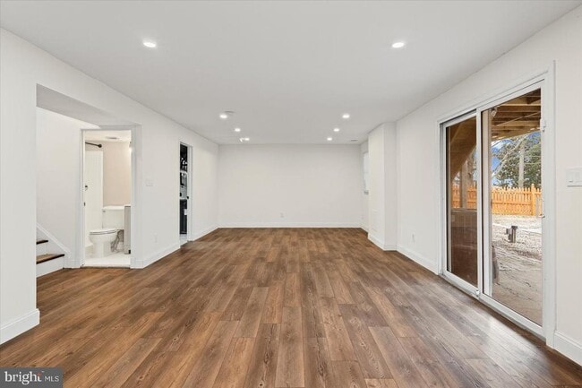 Building Photo - 220 Garnett Rd