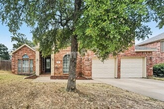 Building Photo - 808 Warwick Ct