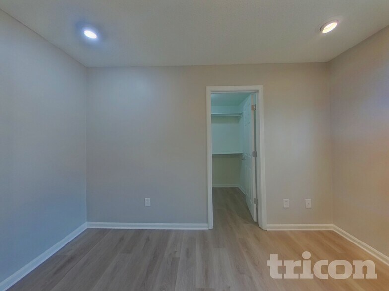 Building Photo - 308 Kenton Dr