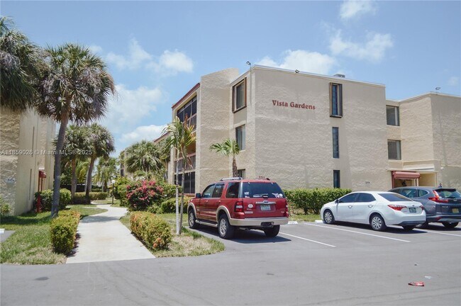 Building Photo - 733 SE 1st Way