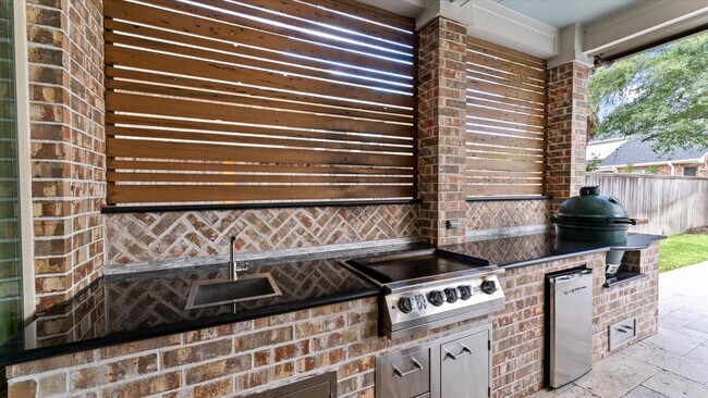 Building Photo - 14 Whispering Thicket Pl