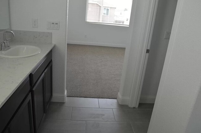 Building Photo - 2447 Quesada Dr