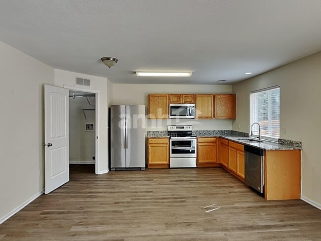 Building Photo - 2616 Coach House Loop