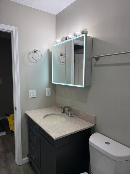 Building Photo - 7806 Barkwood Dr