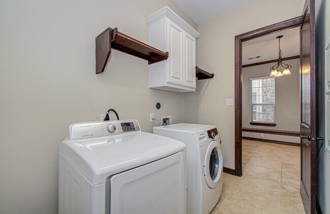 Building Photo - 5711 Avon Landing Ln