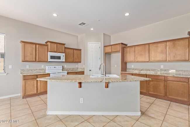 Building Photo - 13582 S 184th Ave