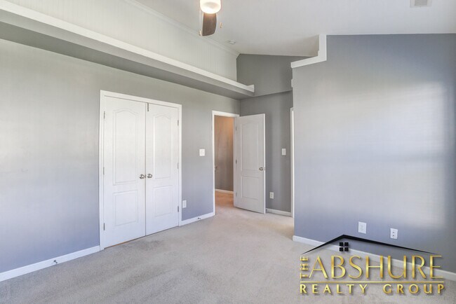 Building Photo - 2136 Sunny Cove Dr