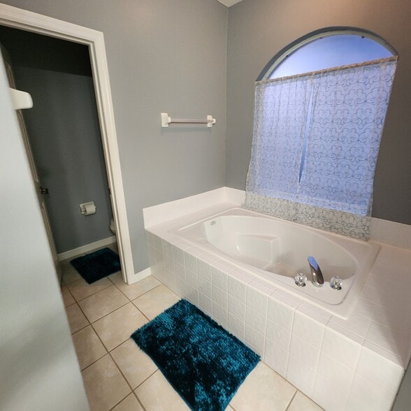 Building Photo - 155 Sela Ct