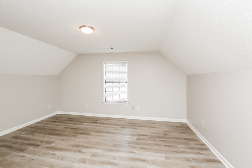 Building Photo - 6943 Doefield Trail