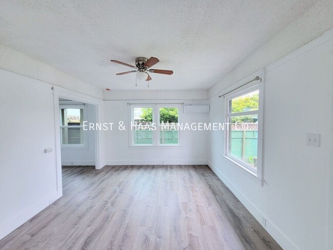 Building Photo - 906 Dawson Ave