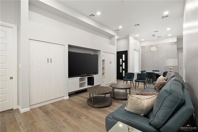 Building Photo - 5009 Sonora Ave W
