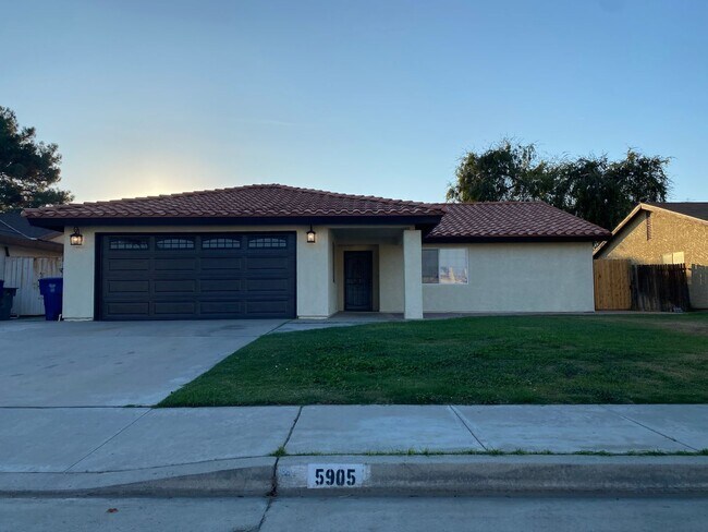 Building Photo - Gorgeous 3 BD 2 BA remodeled home availabl...