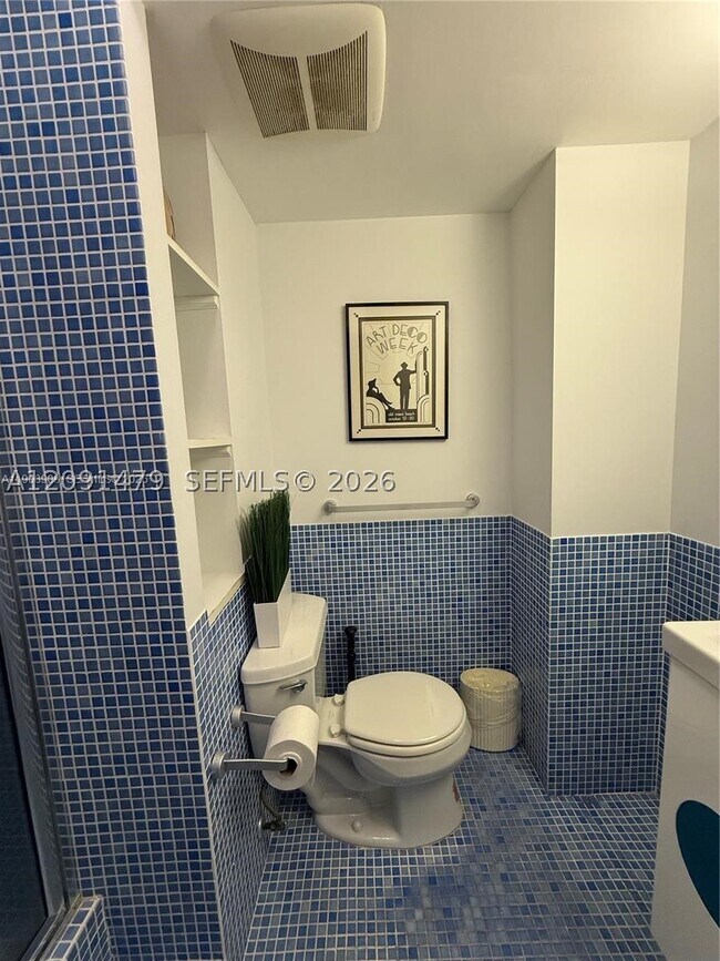 Building Photo - 9511 Collins Ave