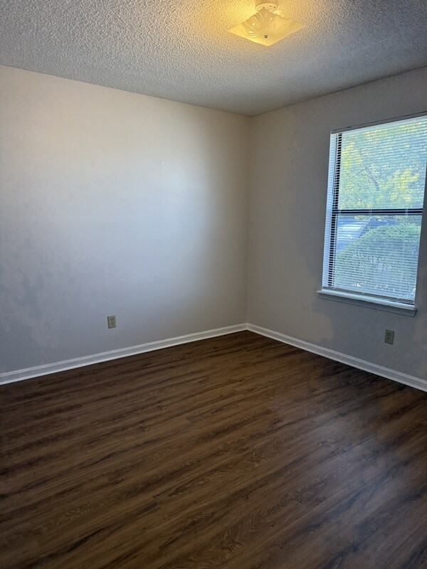 Building Photo - 1338 Yorktown Pl