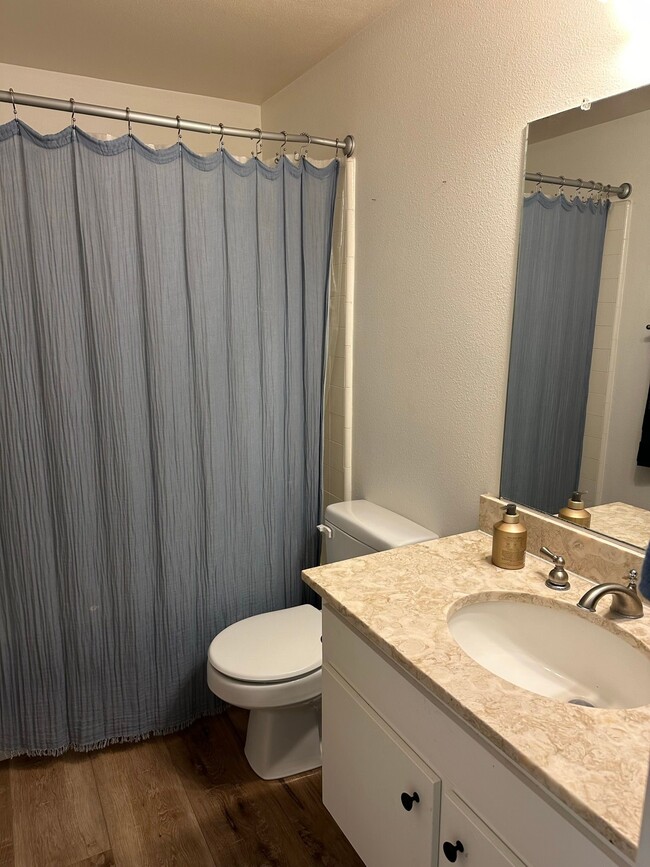 Building Photo - 303 Esplanade