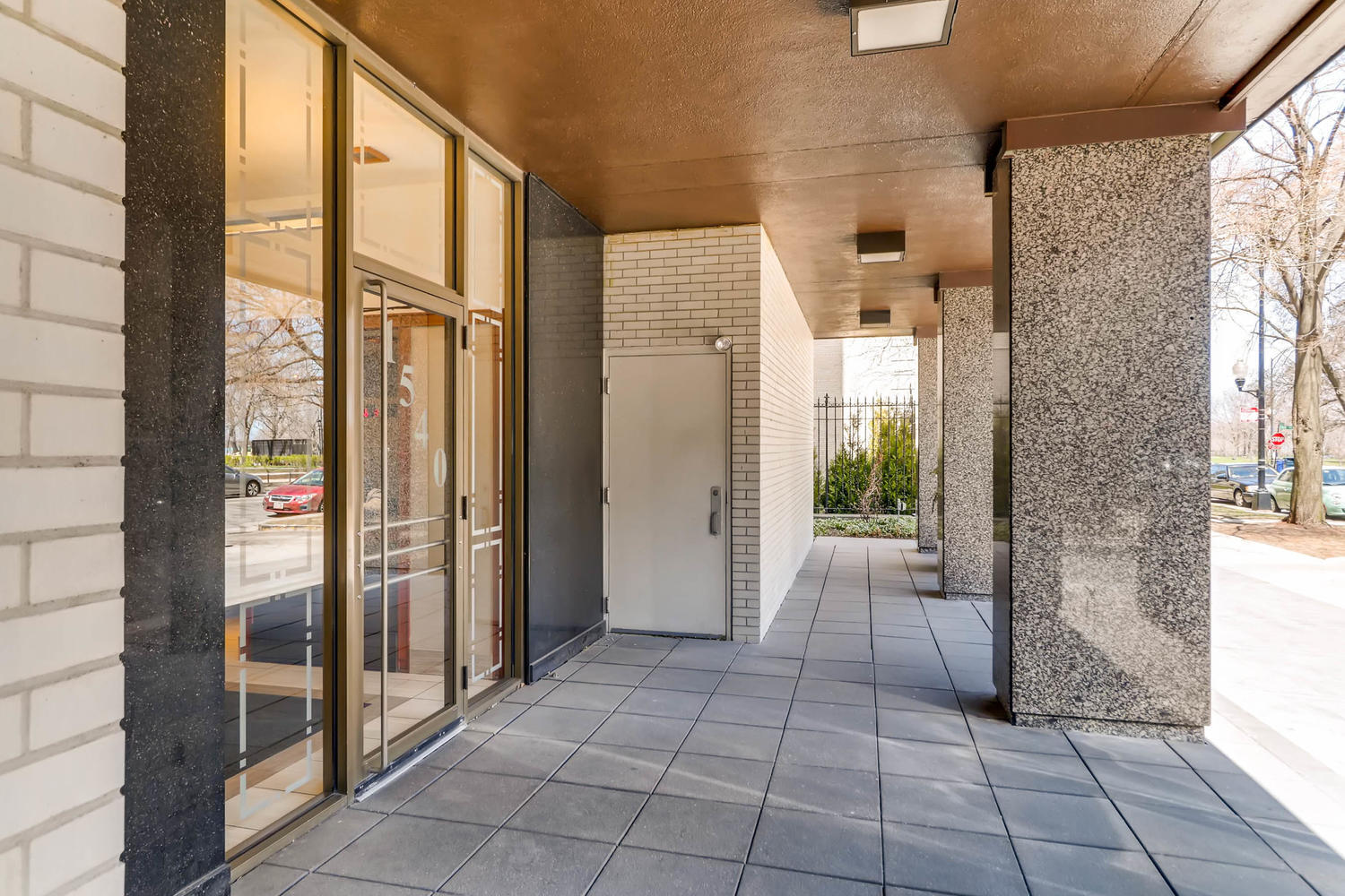 Building Photo - 1540 N State Pky