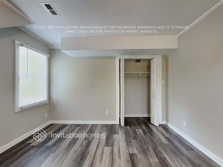 Building Photo - 3600 Barcelona Ave