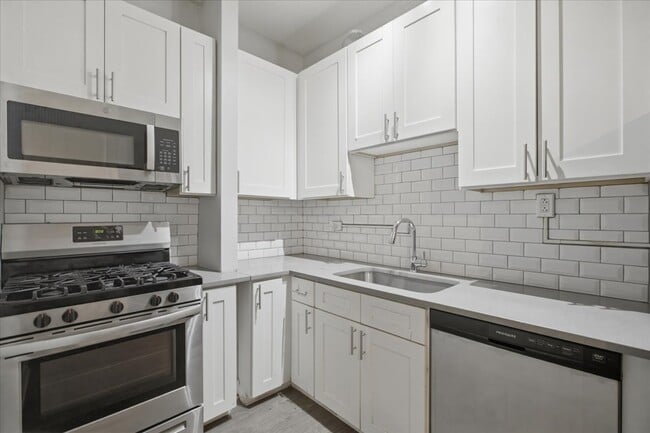 Building Photo - 5020 S Blackstone Ave