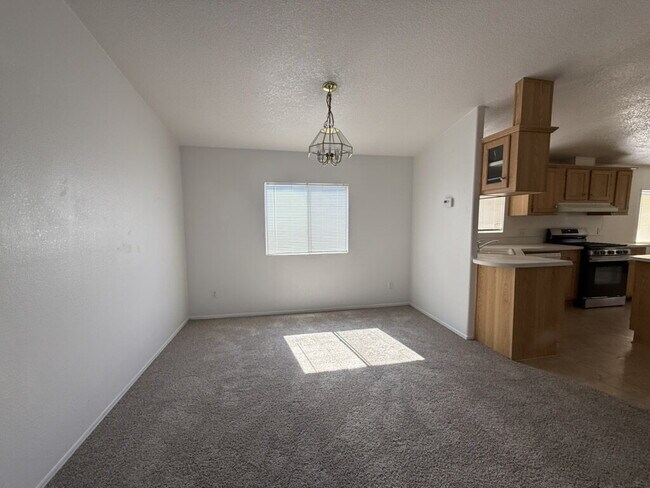 Building Photo - 3 bed 2 bath home with a large yard. BHCRE...