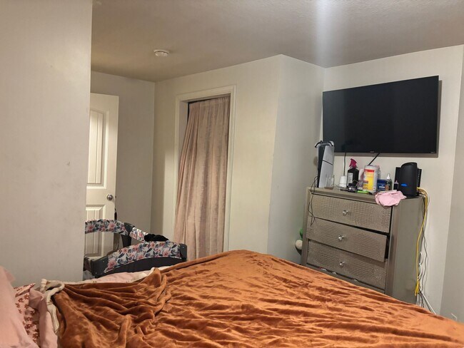 Building Photo - 1071 Kathryn