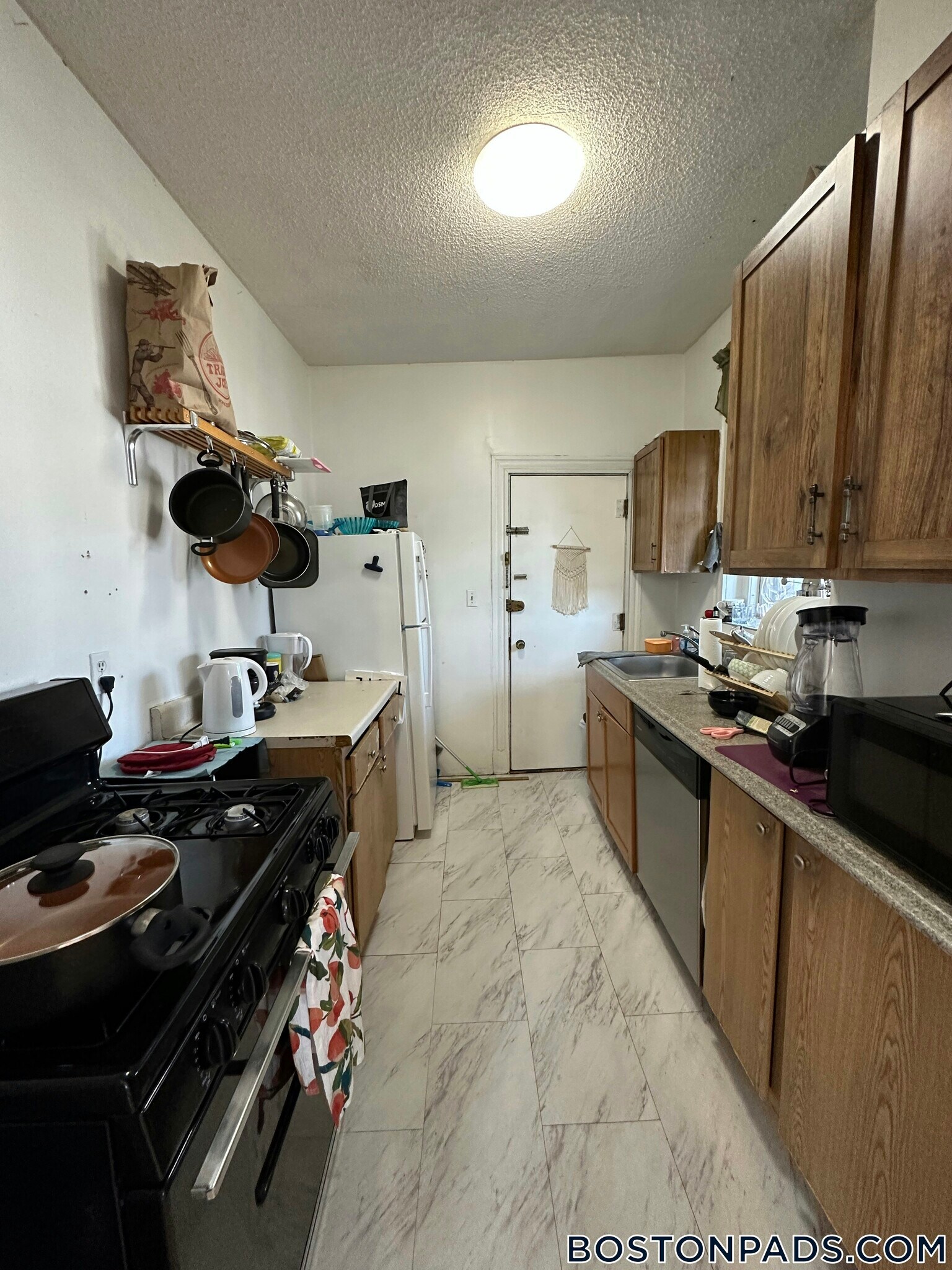 Building Photo - 32 Glenville Ave