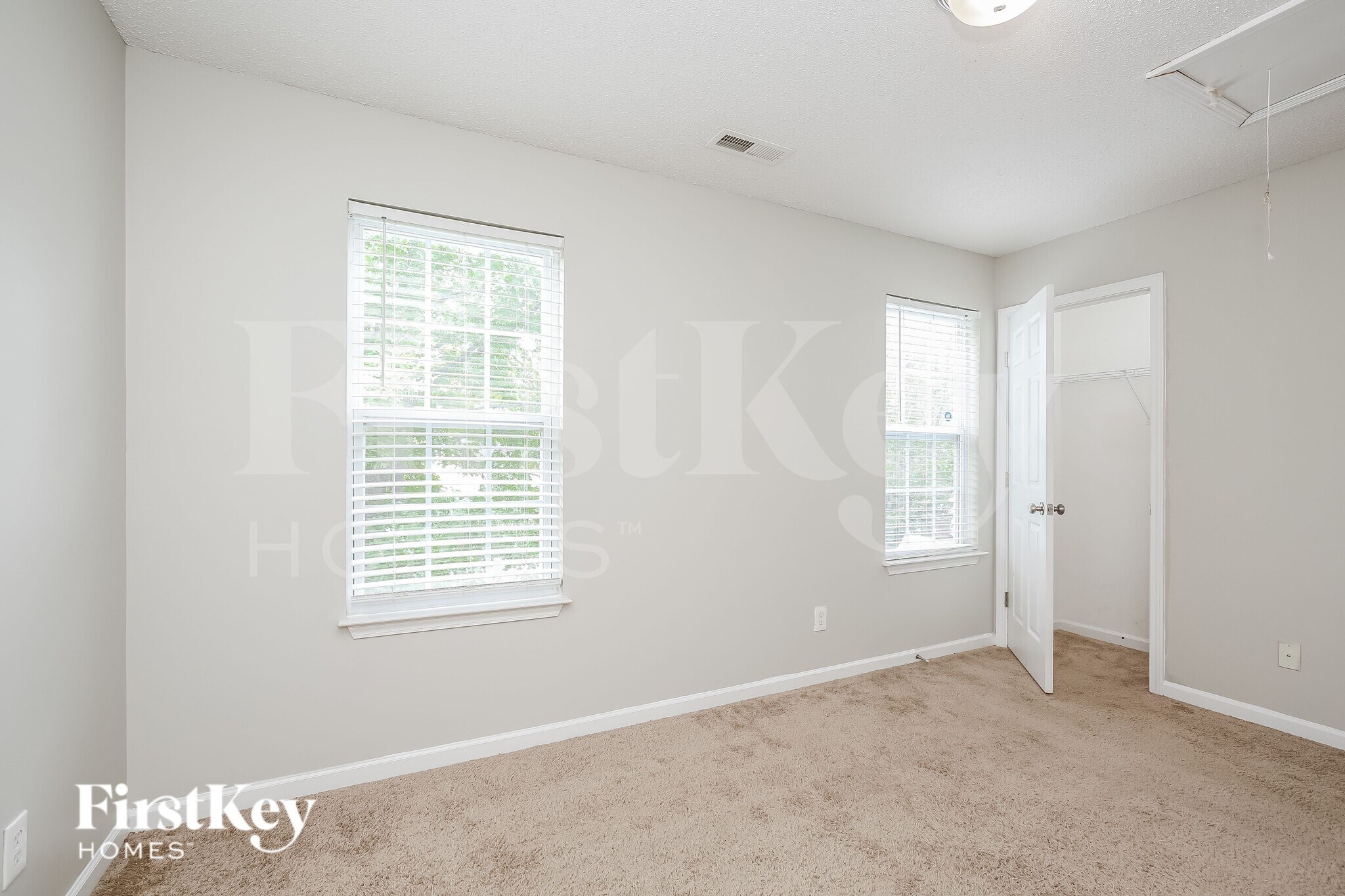 Building Photo - 4708 Mallard Creek Dr
