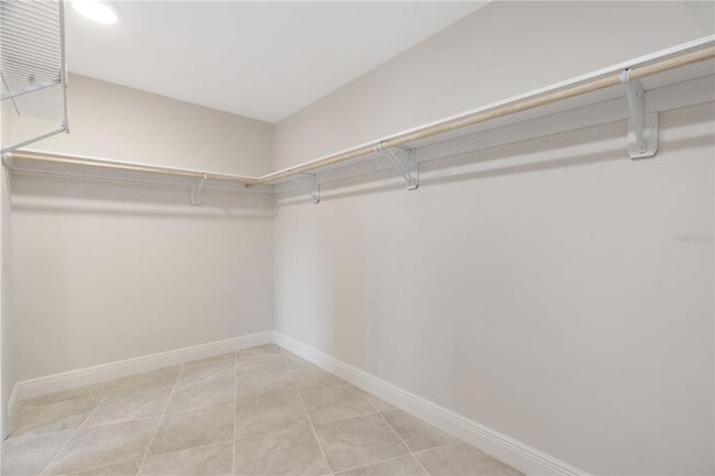 Building Photo - 5008 S Shore Dr