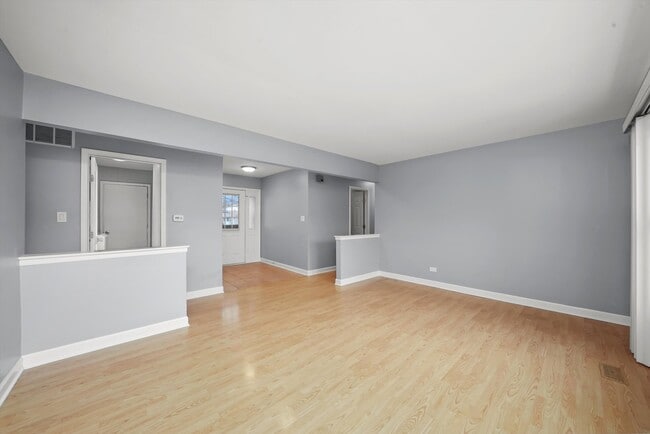 Building Photo - 8218 N Carrolton Ct