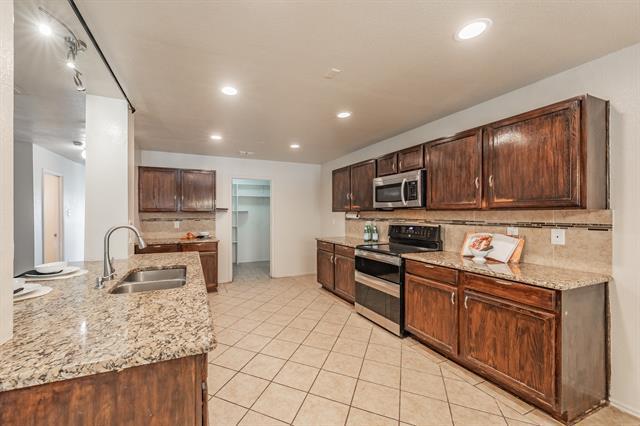 Building Photo - 9216 Quarter Horse Ln