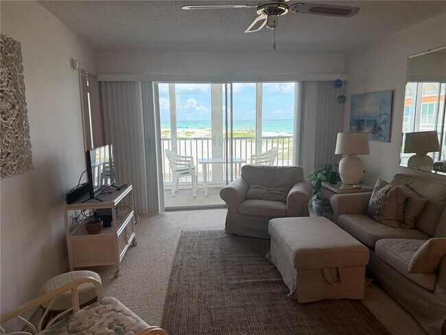 Building Photo - 1400 Tarpon Center Dr