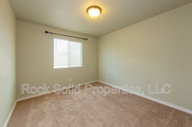 Building Photo - 1031 Old Town Ln
