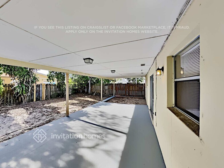 Building Photo - 1806 Dodge Cir S