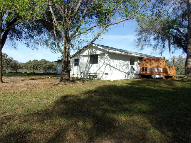 Building Photo - Adorable 2 Bedroom Mobile