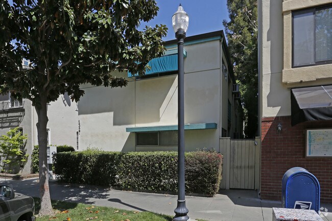 Building Photo - 1327 O St