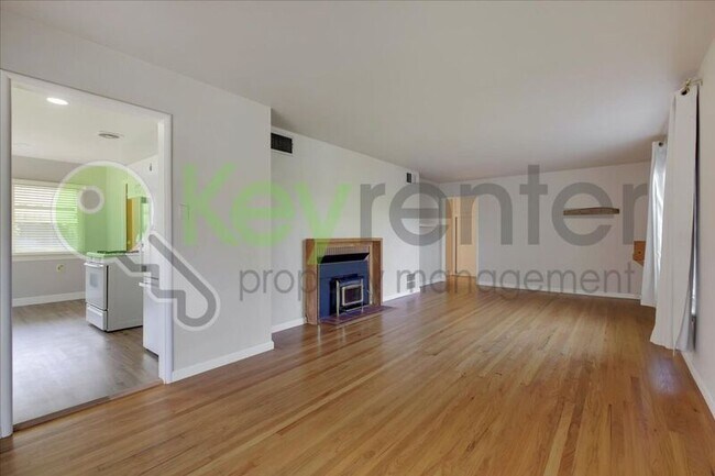 Building Photo - 3124 Brophy Dr